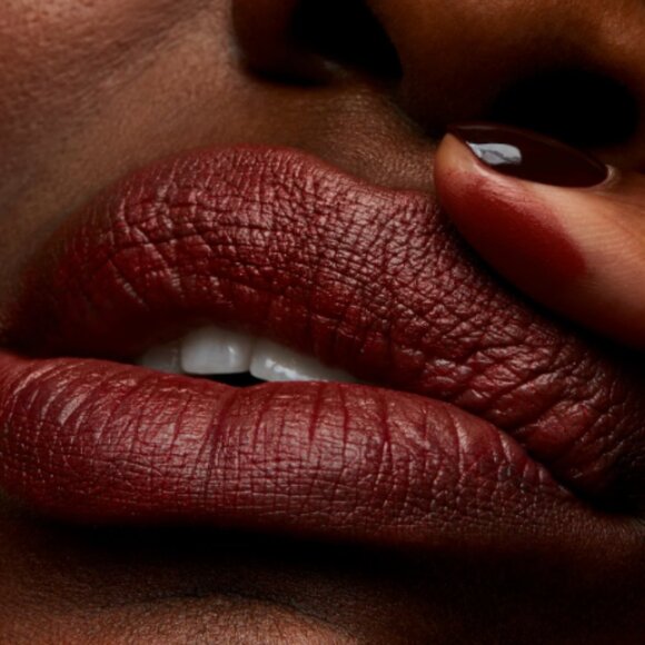 Powder Kiss Lipstick - Devoted to Chili - Picture 5 of 5